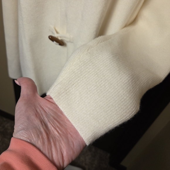 Cream Sweater with Toggle Closures NWT - Picture 5 of 9